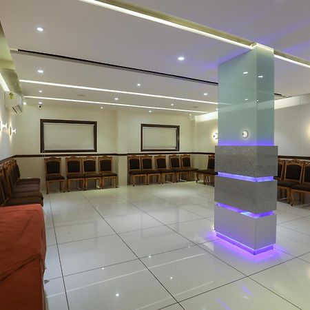 Hotel Ashray Inn Express Ahmedabad Exterior foto