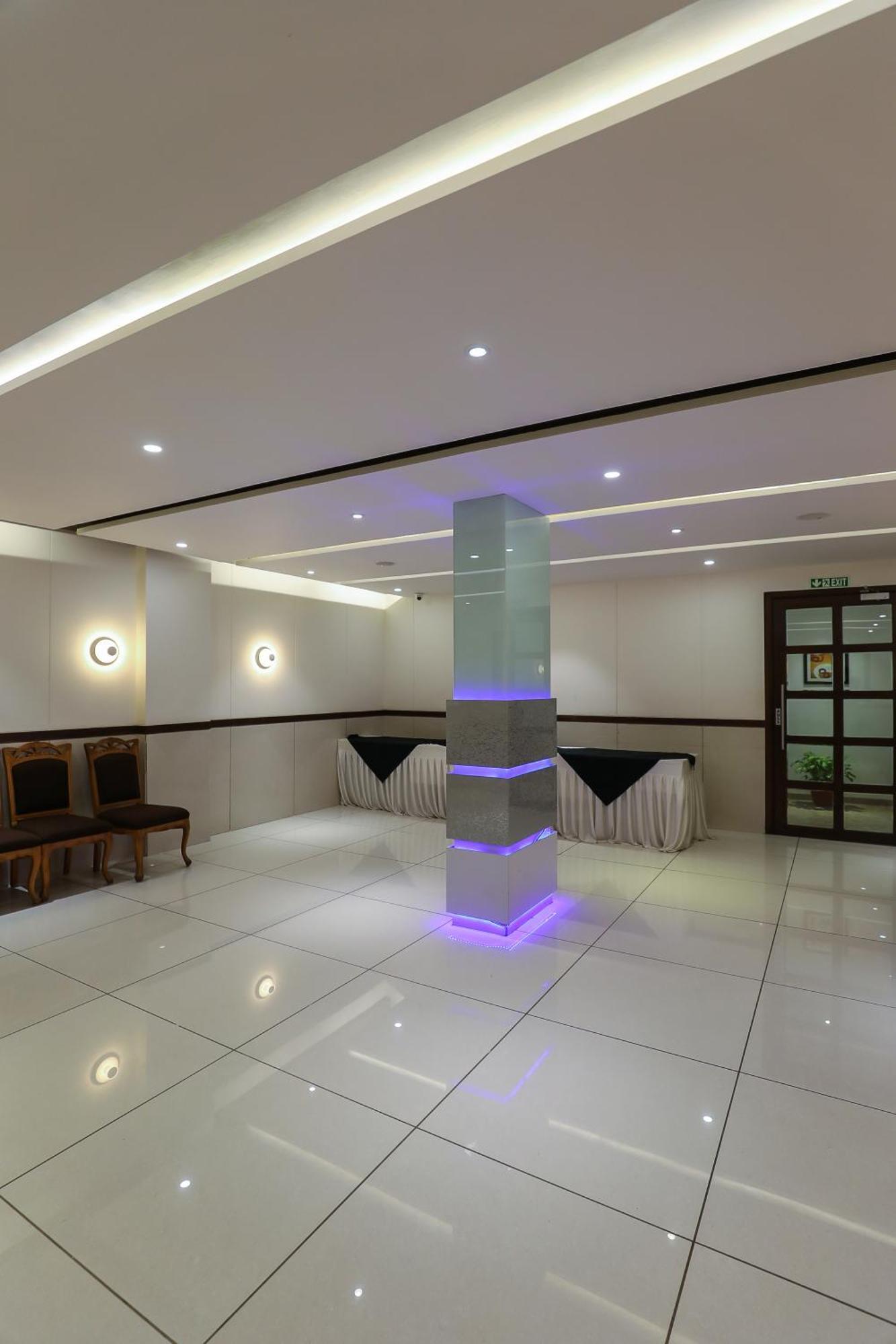 Hotel Ashray Inn Express Ahmedabad Exterior foto