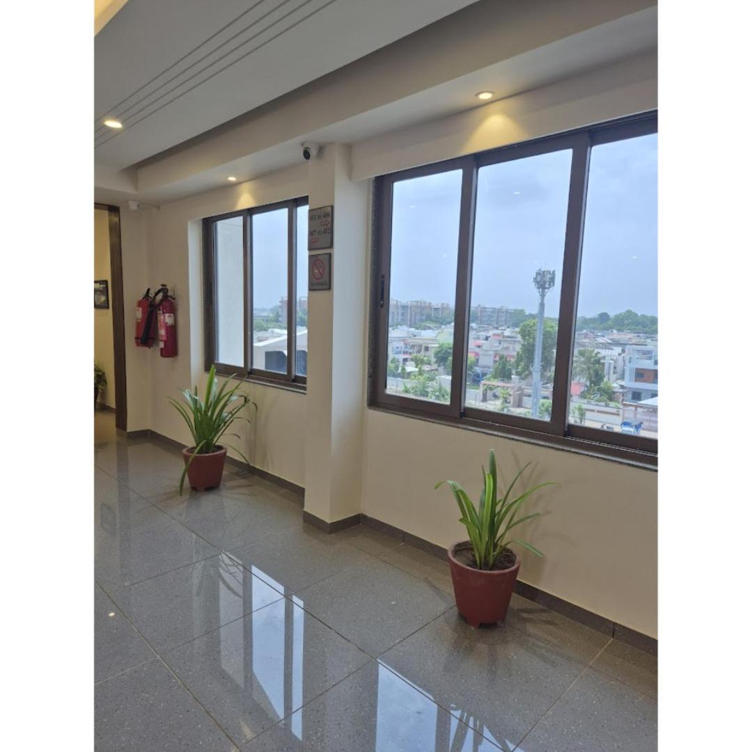 Hotel Ashray Inn Express Ahmedabad Exterior foto