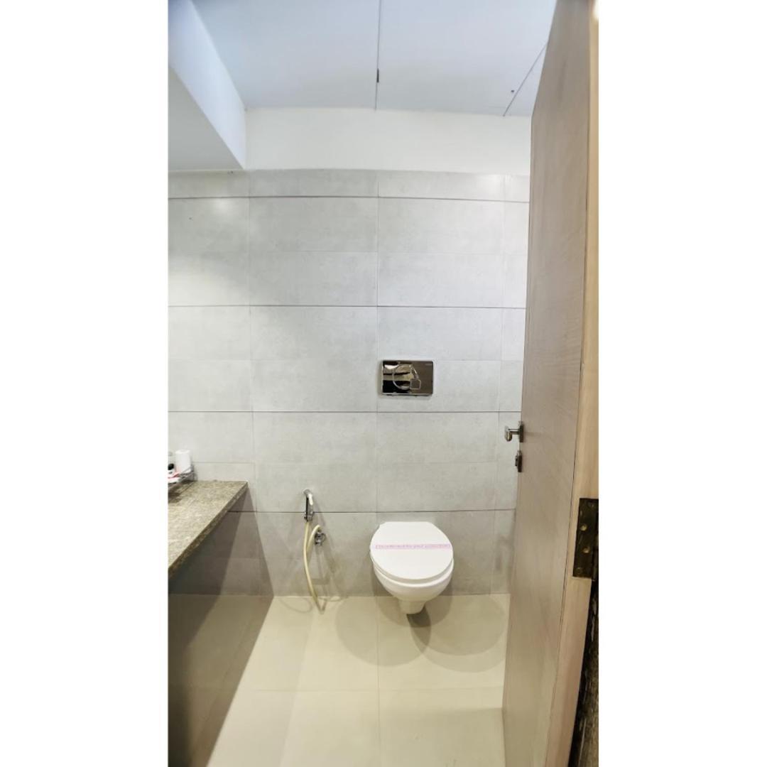 Hotel Ashray Inn Express Ahmedabad Exterior foto