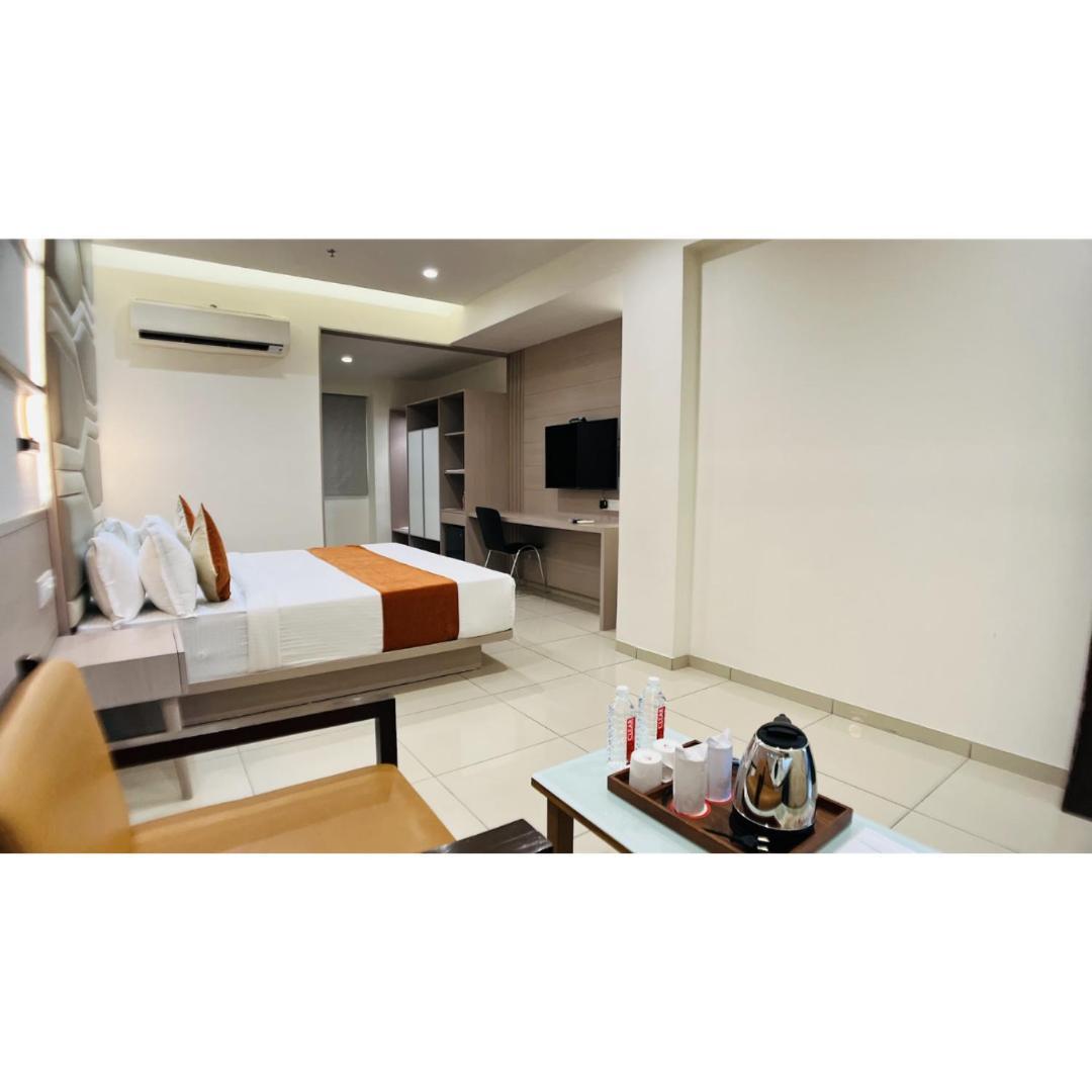 Hotel Ashray Inn Express Ahmedabad Exterior foto