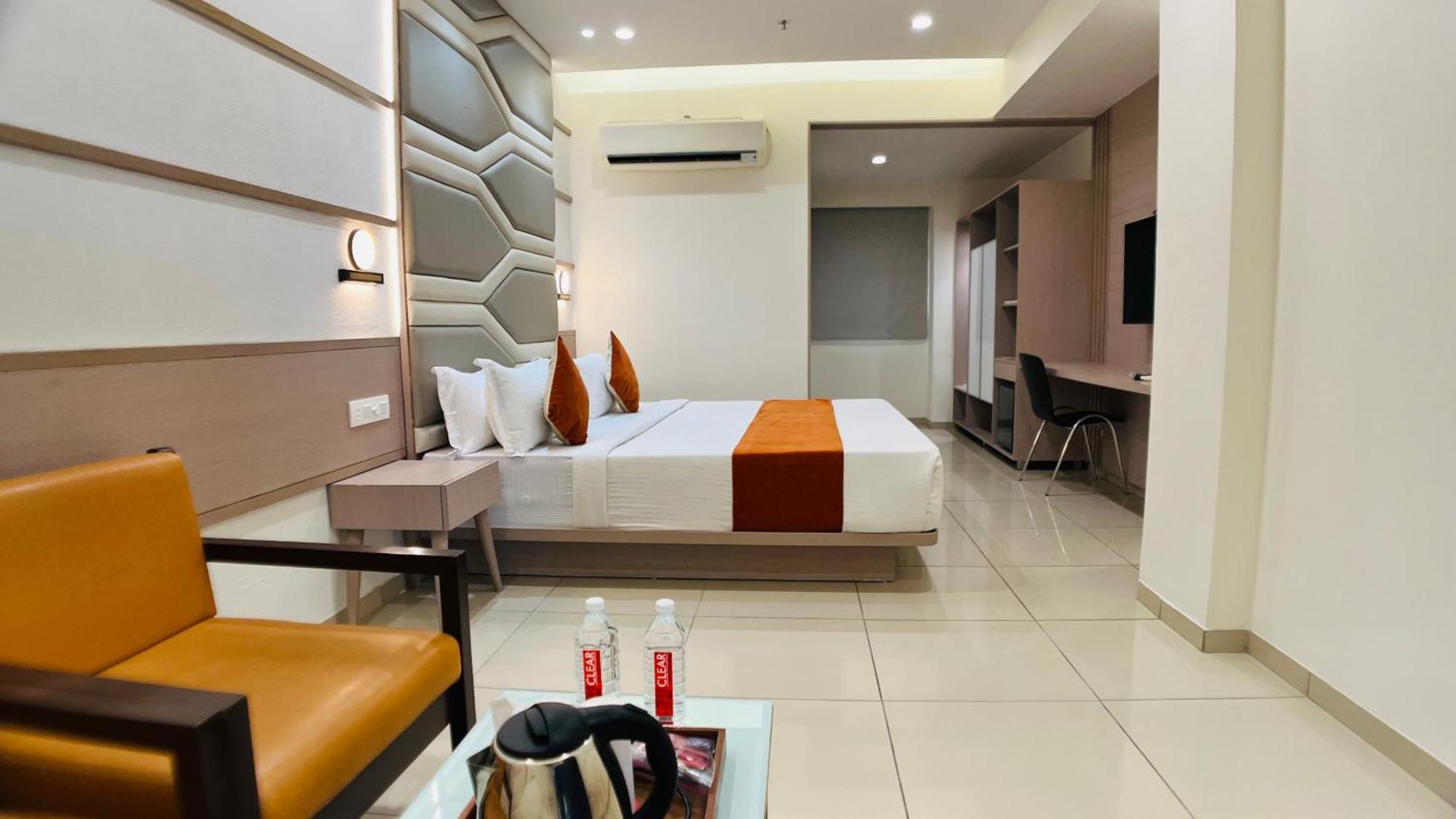 Hotel Ashray Inn Express Ahmedabad Exterior foto
